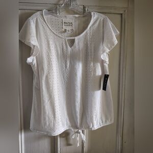 New York Laundry White Eyelet Top Size Large NWT